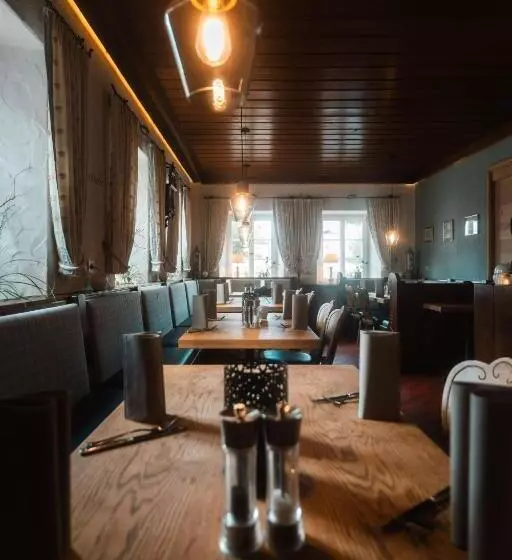 Пансион Landhotel Und Weingasthof Schwarzer Adler