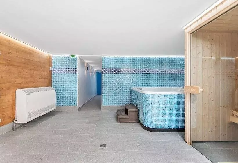 ホテル Chalet Oliver By Skinetworks