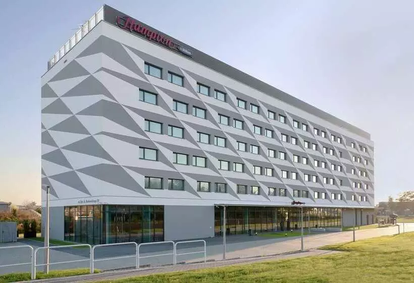 ホテル Hampton By Hilton Krakow Airport