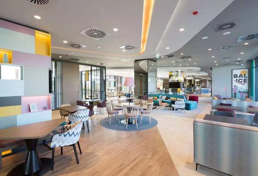 ホテル Hampton By Hilton Krakow Airport