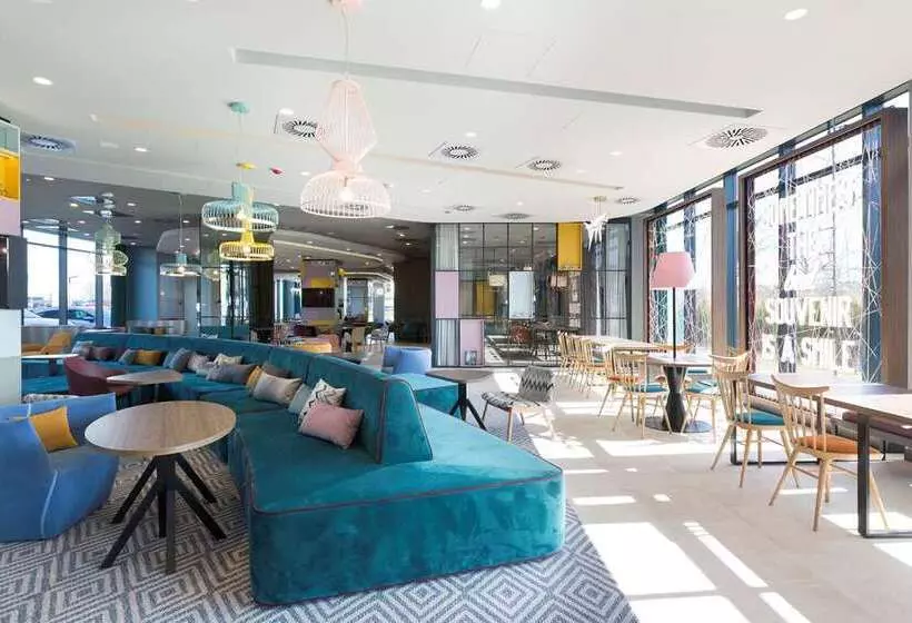 ホテル Hampton By Hilton Krakow Airport