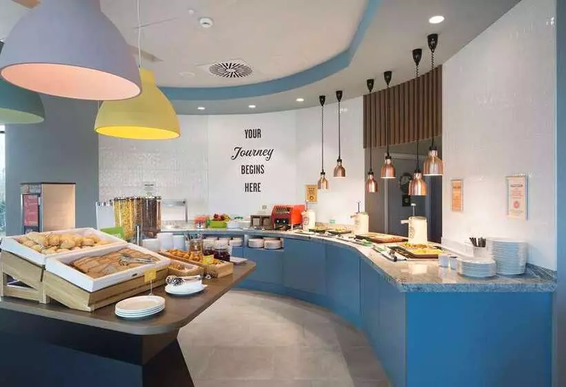 ホテル Hampton By Hilton Krakow Airport