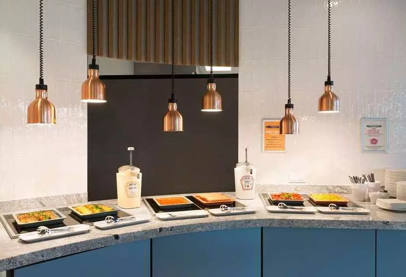 ホテル Hampton By Hilton Krakow Airport