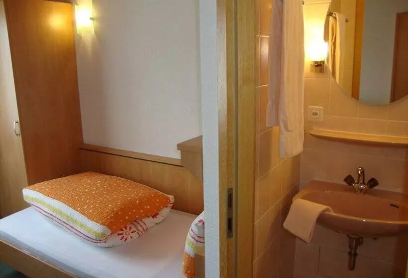 Hotelli Garni Mittenwald