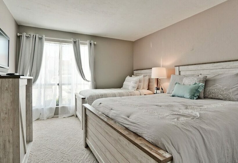 Отель Runaway Bay Resort By Bbg