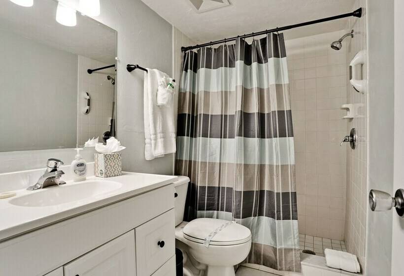 Отель Runaway Bay Resort By Bbg