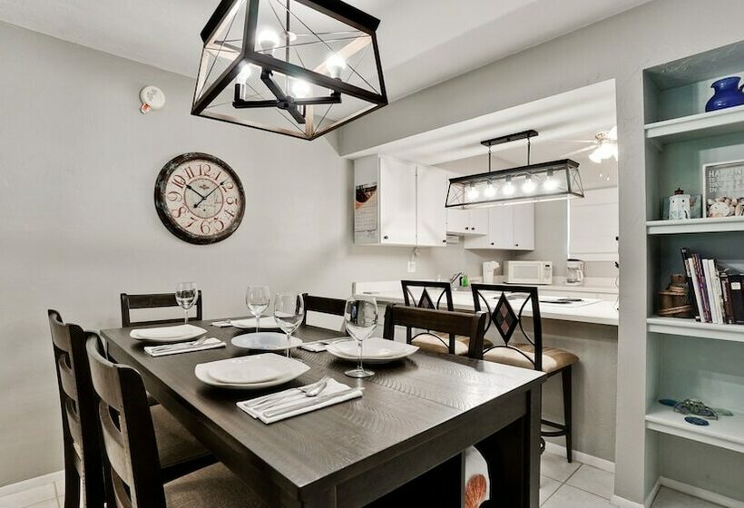 Отель Runaway Bay Resort By Bbg