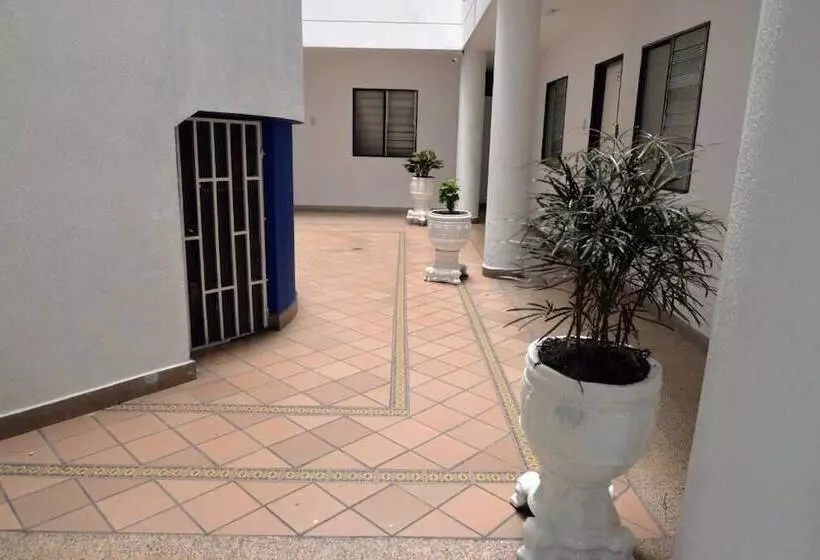 ホテル Plaza Mayor Itagui