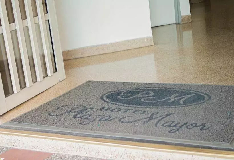 ホテル Plaza Mayor Itagui