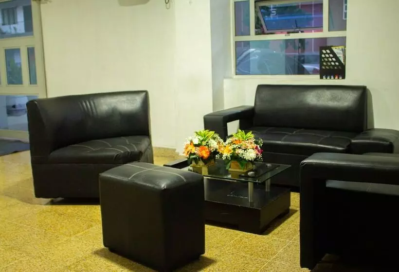 ホテル Plaza Mayor Itagui