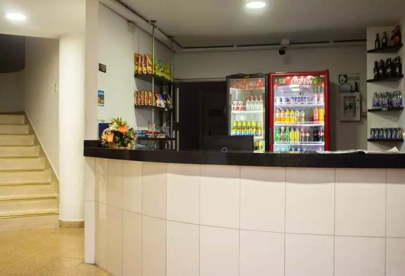 ホテル Plaza Mayor Itagui