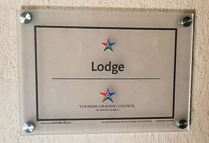 Hotel Thatch Palace Lodge