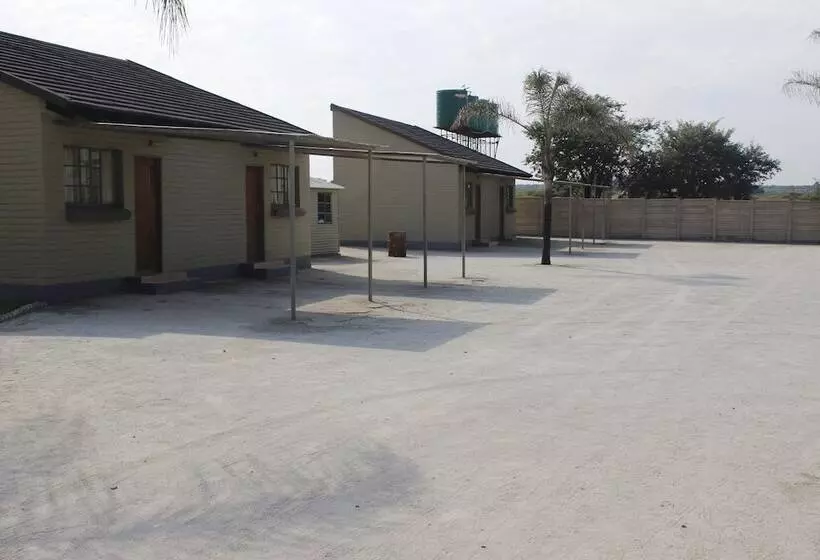 هتل Thatch Palace Lodge