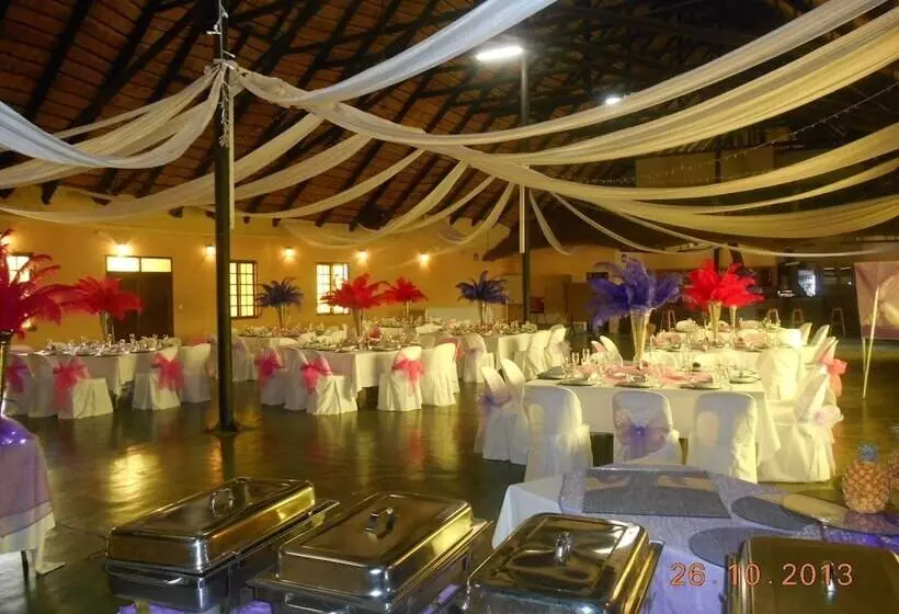 هتل Thatch Palace Lodge