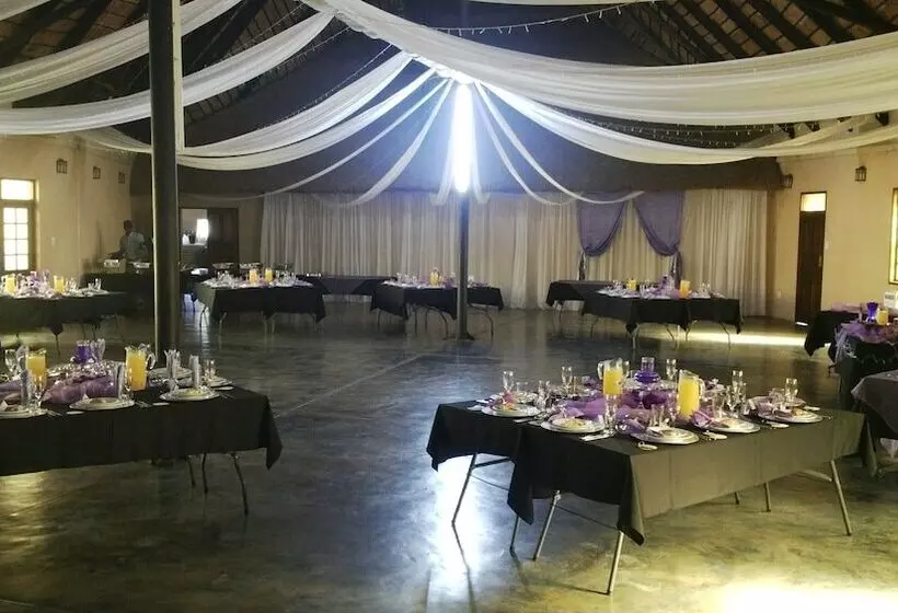 هتل Thatch Palace Lodge