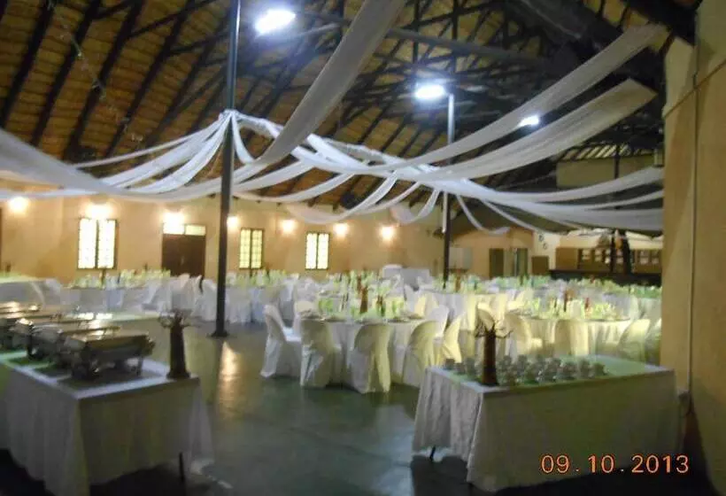 هتل Thatch Palace Lodge