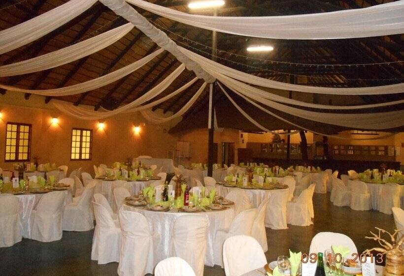 Hotel Thatch Palace Lodge