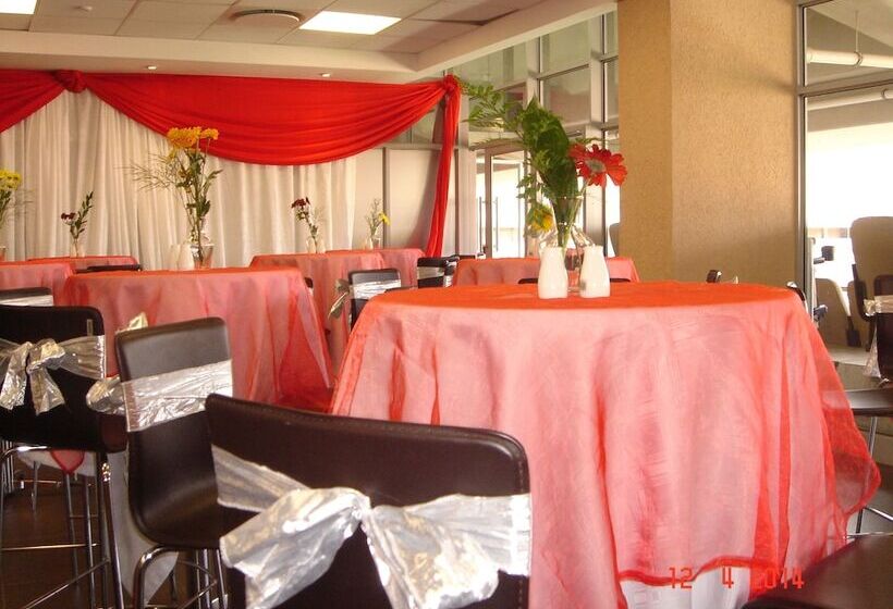 Hotel Thatch Palace Lodge