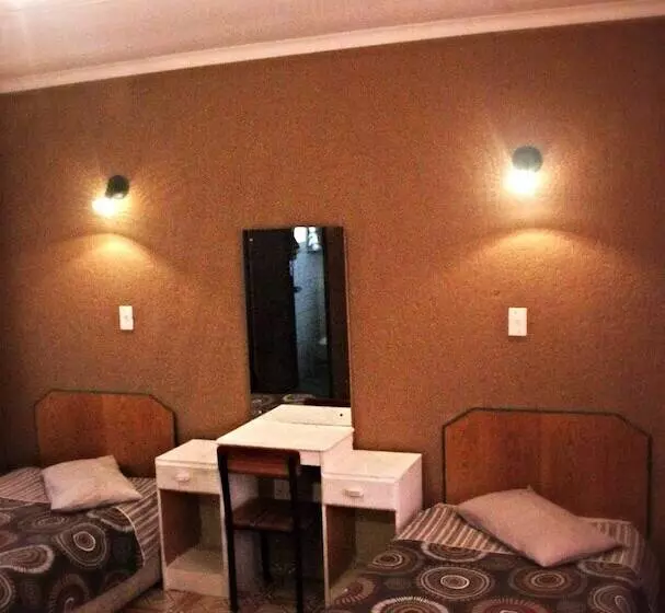 هتل Thatch Palace Lodge