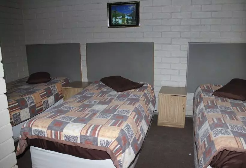 هتل Thatch Palace Lodge
