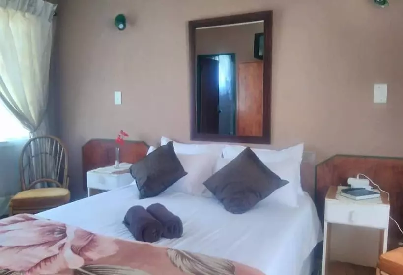 هتل Thatch Palace Lodge