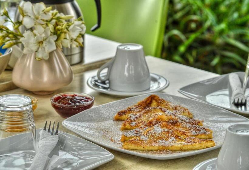 פנסיון Iro Suites