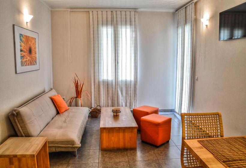 פנסיון Iro Suites