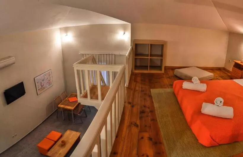 ペンション Iro Suites