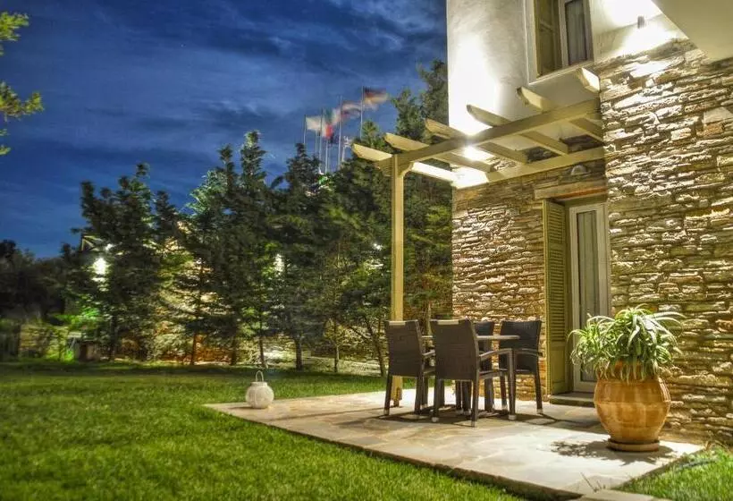 ペンション Iro Suites