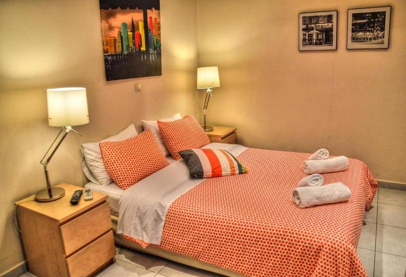 פנסיון Iro Suites