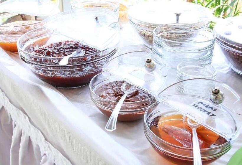 פנסיון Iro Suites