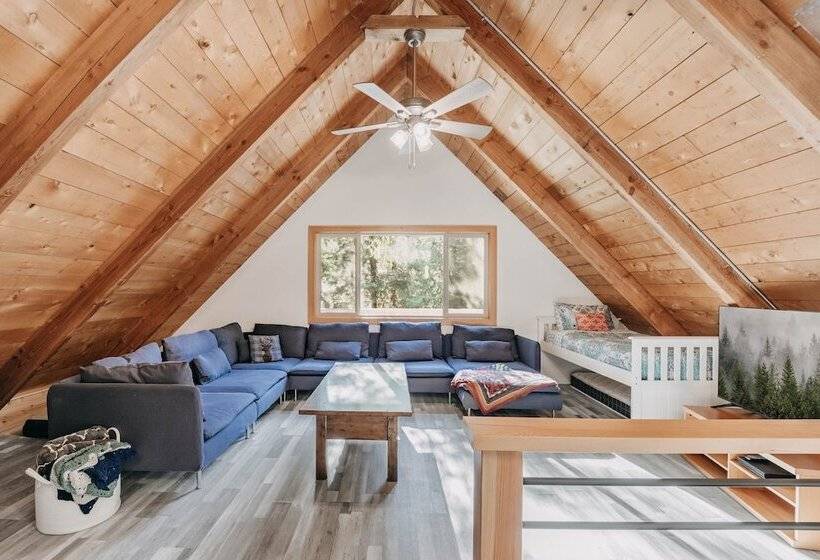 Snowline Cabin #48   A Classic Family Cabin With An Outdoor Hot Tub!