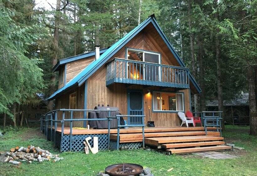 Snowline Cabin #48   A Classic Family Cabin With An Outdoor Hot Tub!