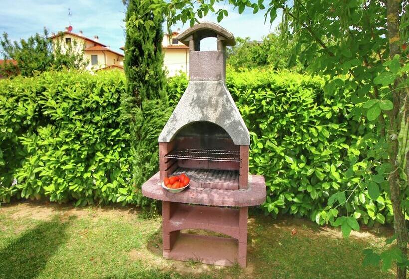 Tuscan Style Apartment With View Of The Hills