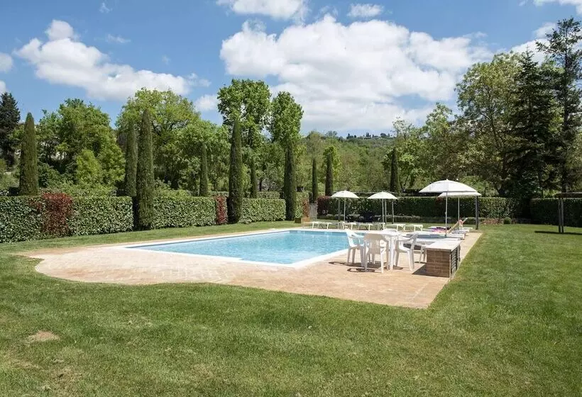 Tuscan Style Apartment With View Of The Hills
