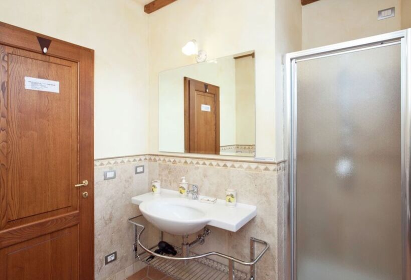 Tuscan Style Apartment With View Of The Hills