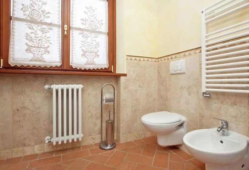 Tuscan Style Apartment With View Of The Hills