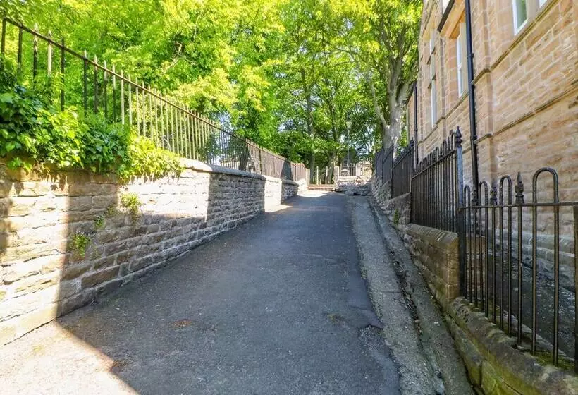 2 St. Marys Close