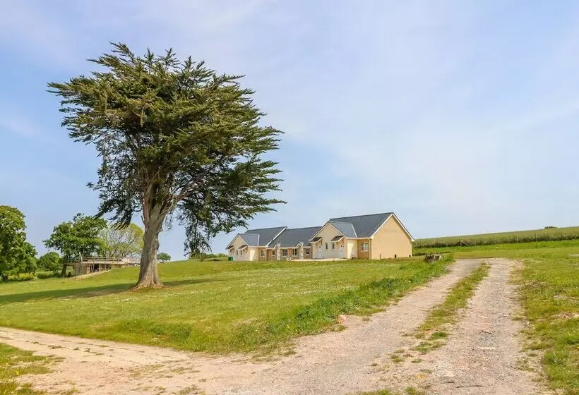 5 Yarmouth Cottages