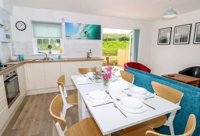 5 Yarmouth Cottages
