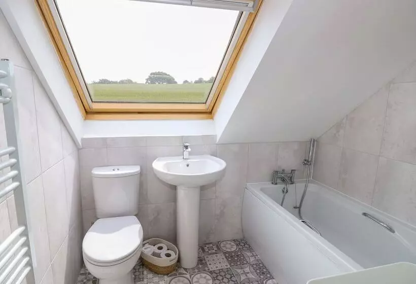 5 Yarmouth Cottages
