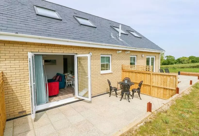 5 Yarmouth Cottages