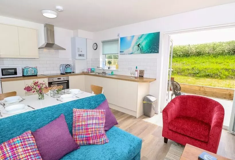 5 Yarmouth Cottages