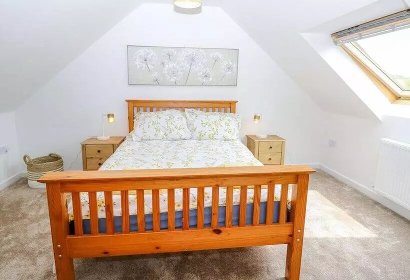 5 Yarmouth Cottages