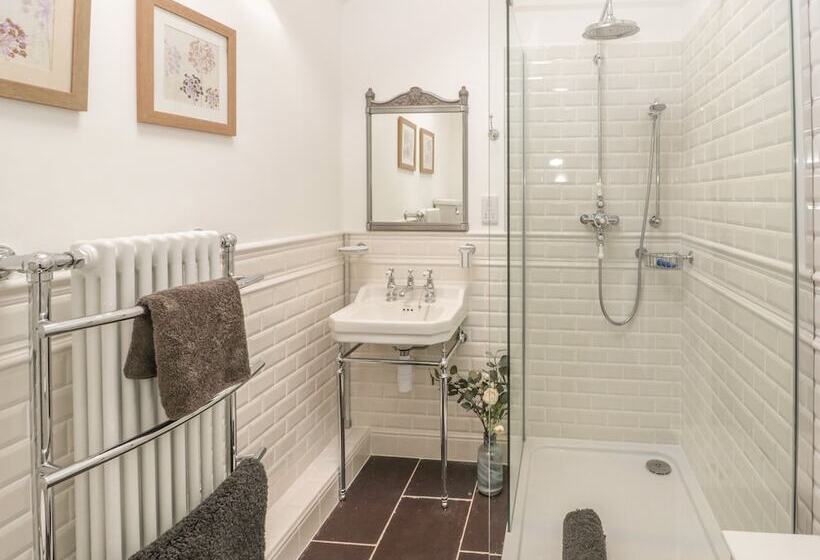 Bryn Derwen Coach House