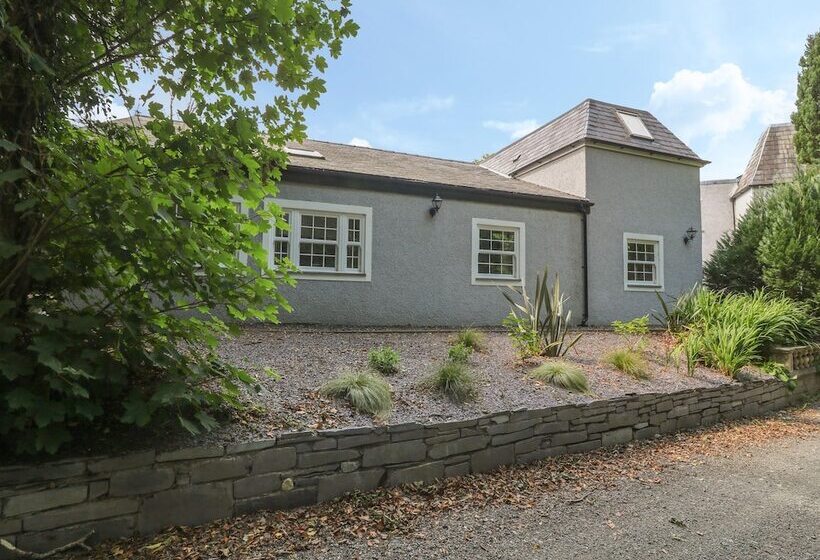 Bryn Derwen Coach House