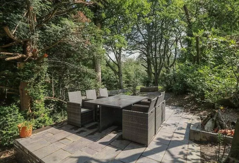 Bryn Derwen Coach House