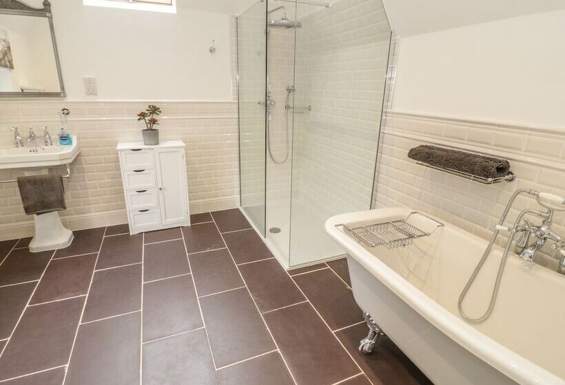 Bryn Derwen Coach House