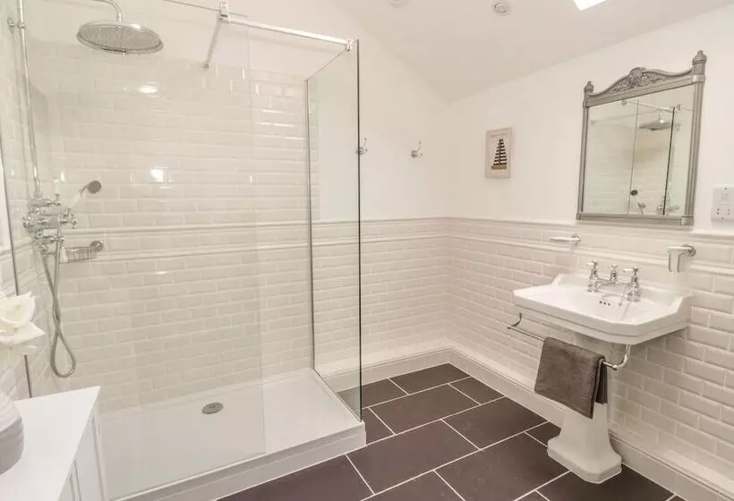 Bryn Derwen Coach House