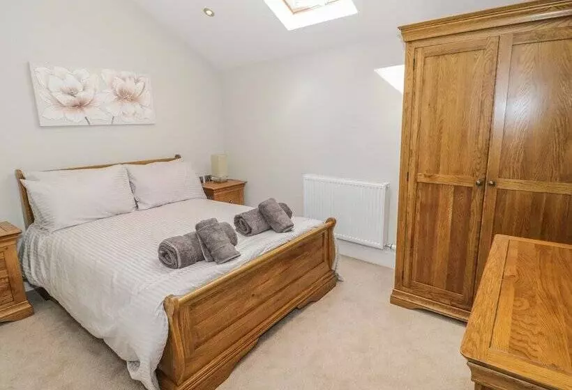 Bryn Derwen Coach House